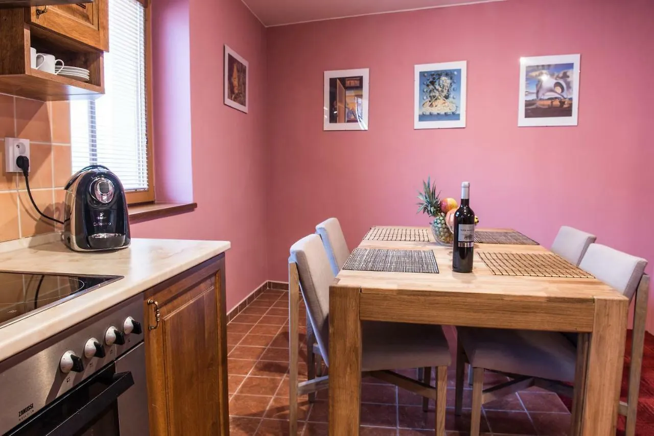 Apartment Spacious And Quiet Attic Flat In Centre Prague