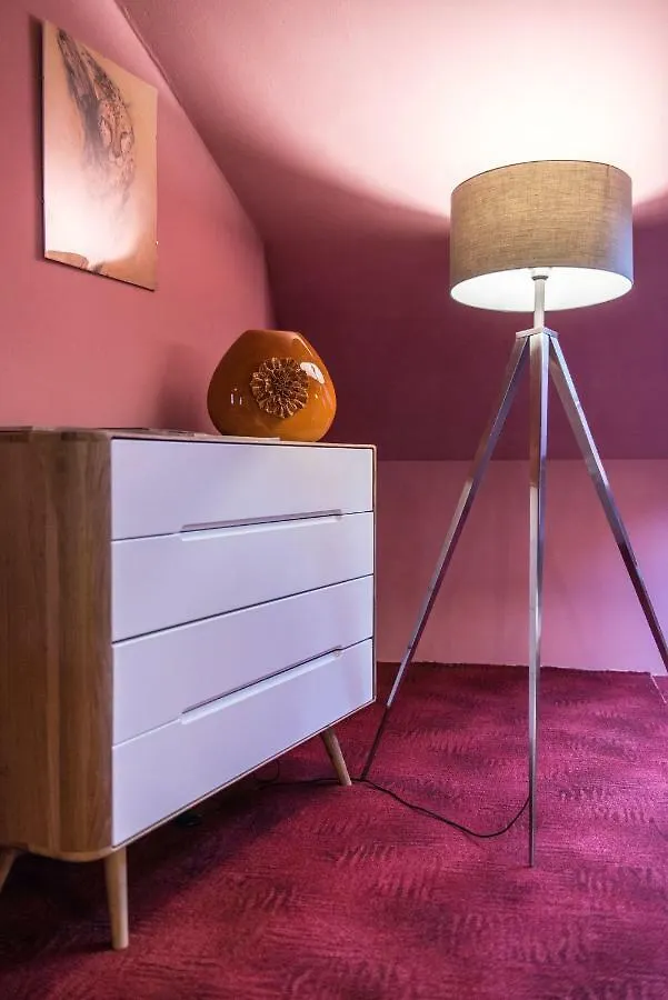 Spacious And Quiet Attic Flat In Centre Prague 0*,